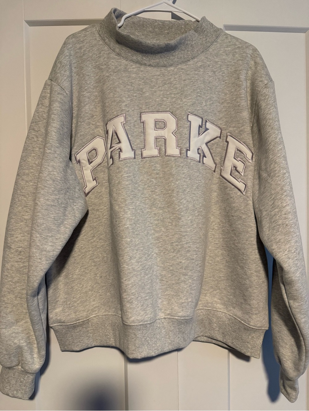 PARKE GREY WHITE MOCKNECK IN SIZE L/XL NEVER BEEN WORN